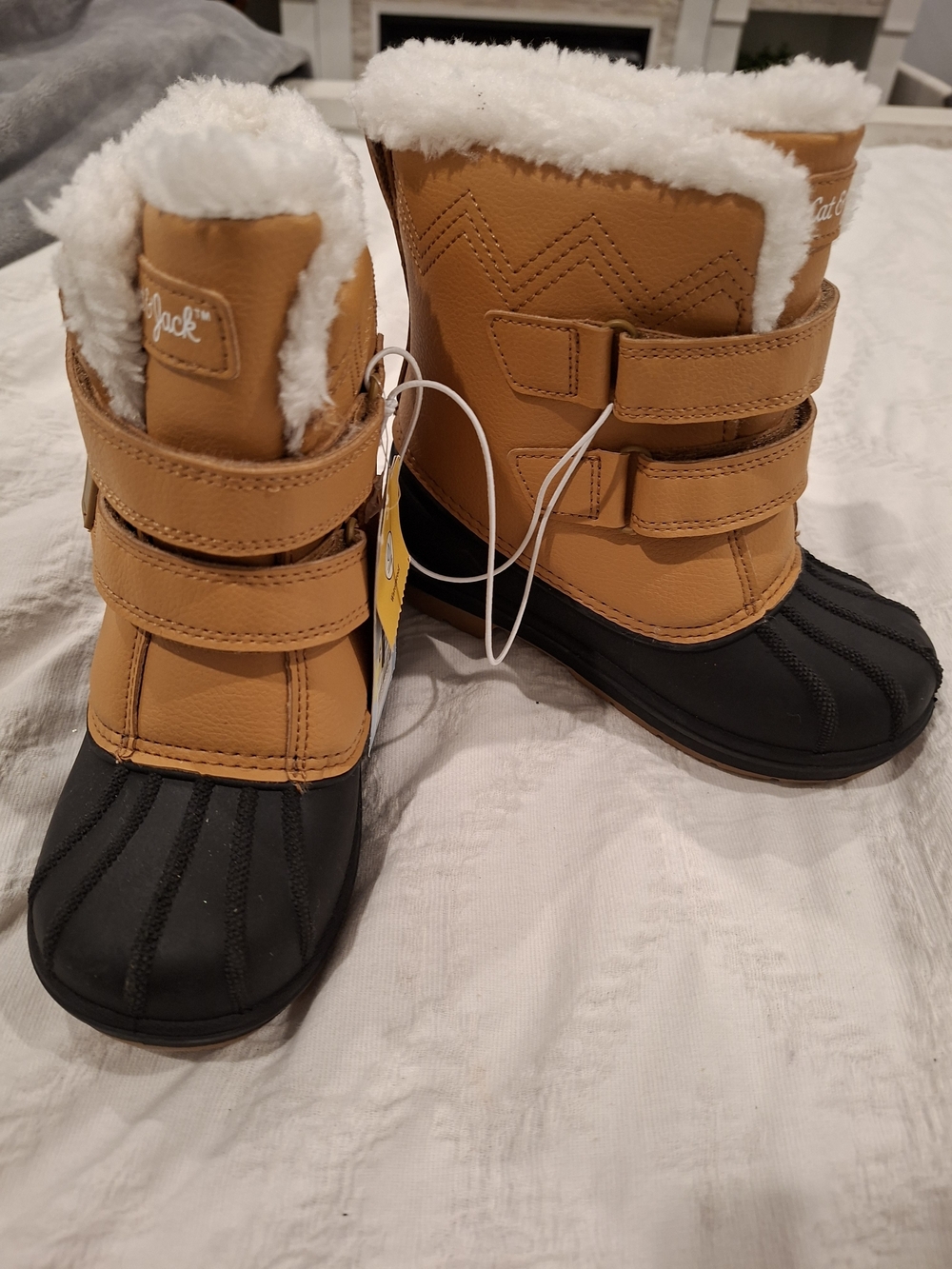 Cat & Jack Tan and Black Faux Fur Winter Boots for Kids Size 11